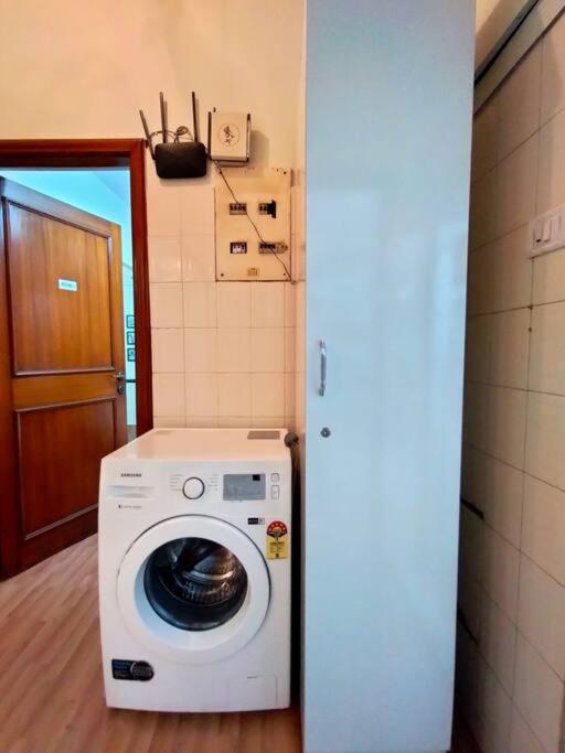 Mon Desire 5, Perry Cross Rd, Bandra West By Connekt Homes Mumbai Kültér fotó